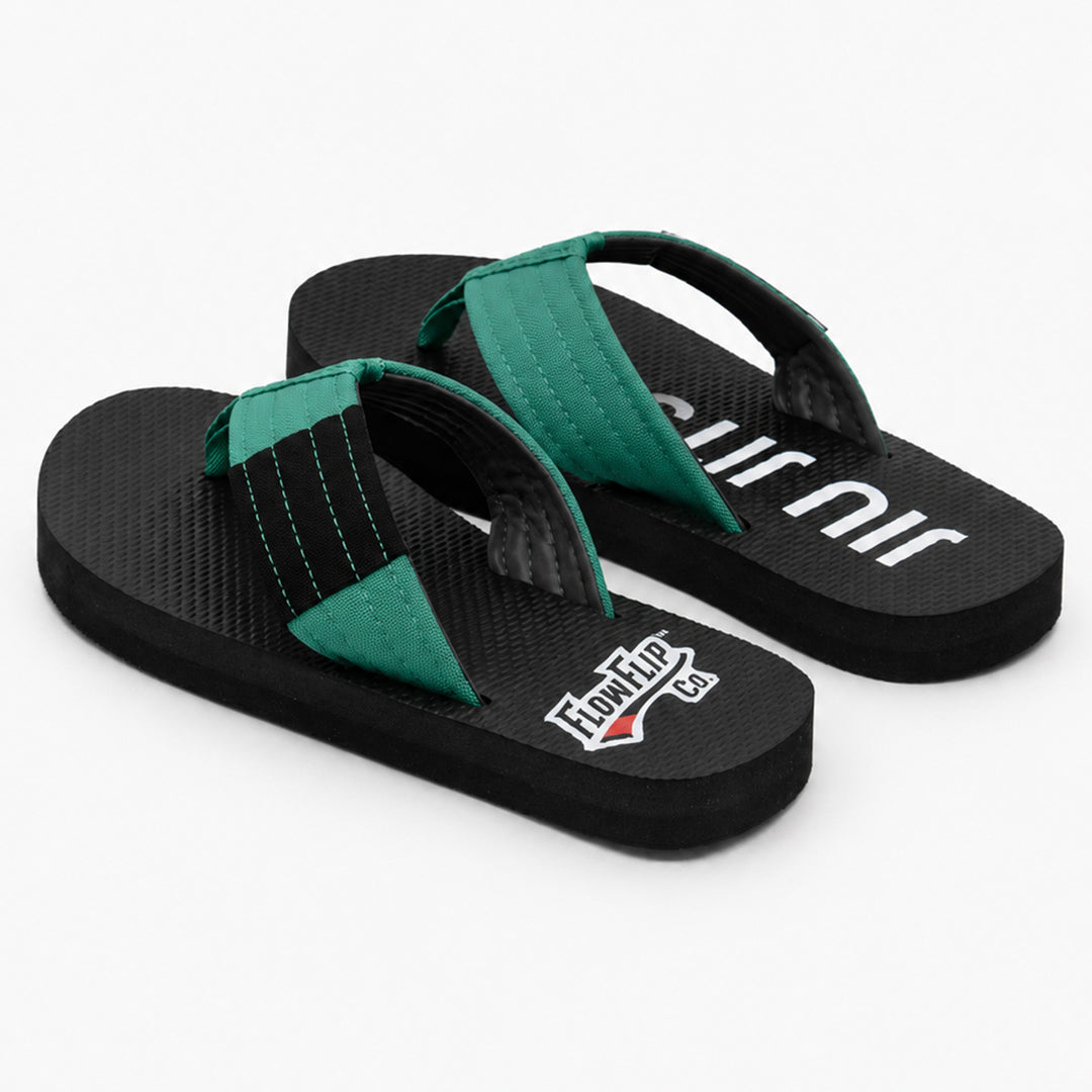 Chanclas de jiu-jitsu brasileño (BJJ) con el cinturón verde